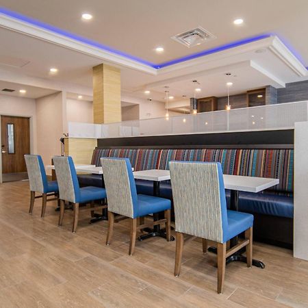 Towneplace Suites By Marriott Brantford And Conference Centre Εξωτερικό φωτογραφία