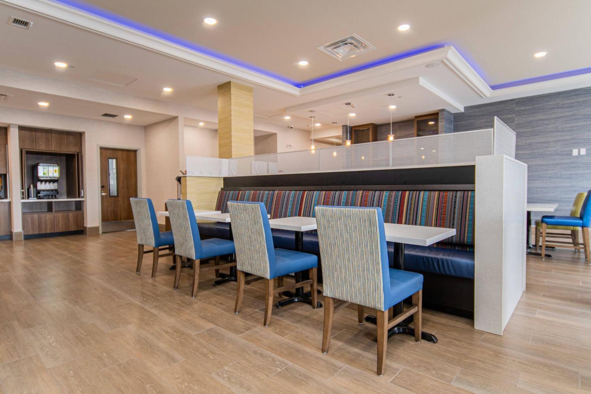 Towneplace Suites By Marriott Brantford And Conference Centre Εξωτερικό φωτογραφία